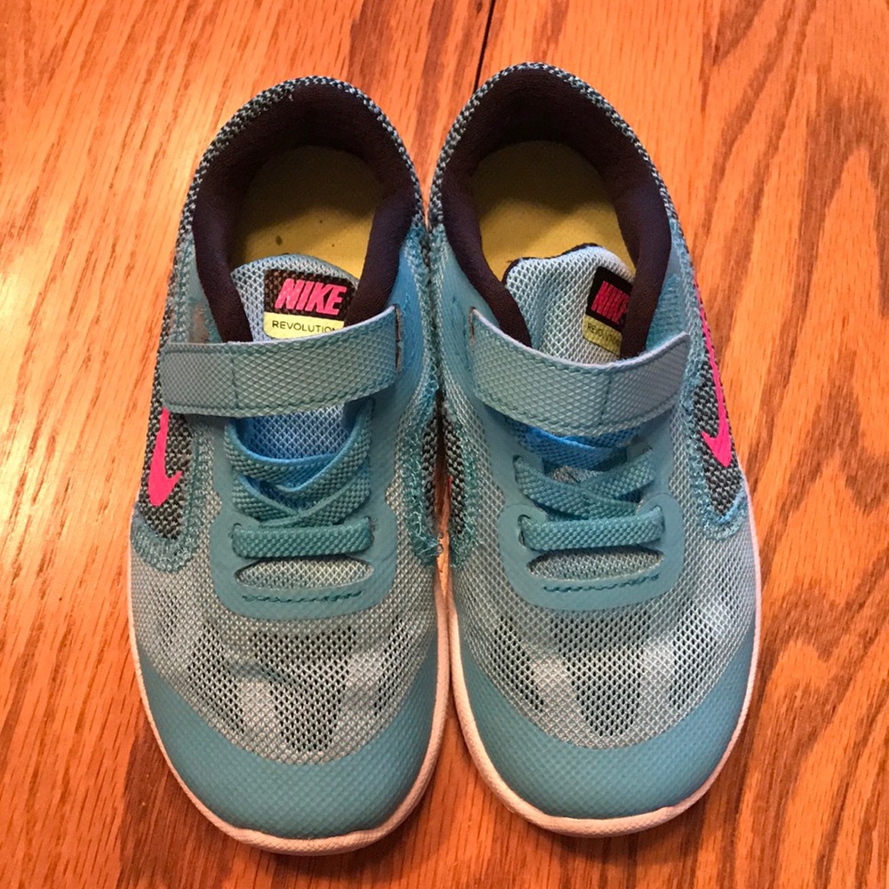 Girls Nike shoes